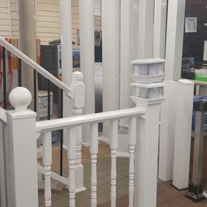 aluminum-square-smooth-columns-railing-storefront.jpg