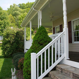 aluminum-square-smooth-columns-railing-storefront.jpg